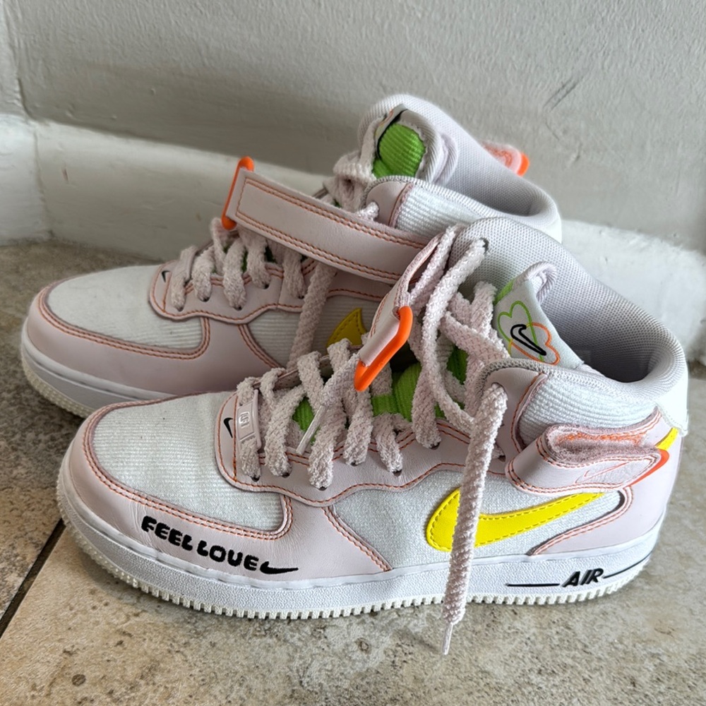 Kids High-Top Sneakers with Yellow Accents